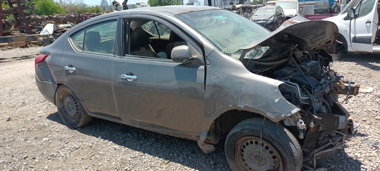  Nissan VERSA 2012    EN DESARME
